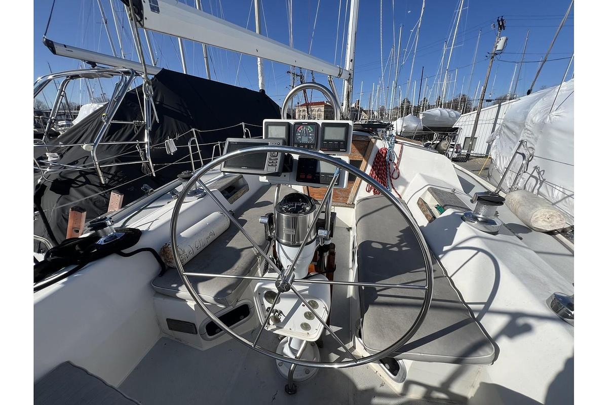 Used 1993 Catalina 42 MKI