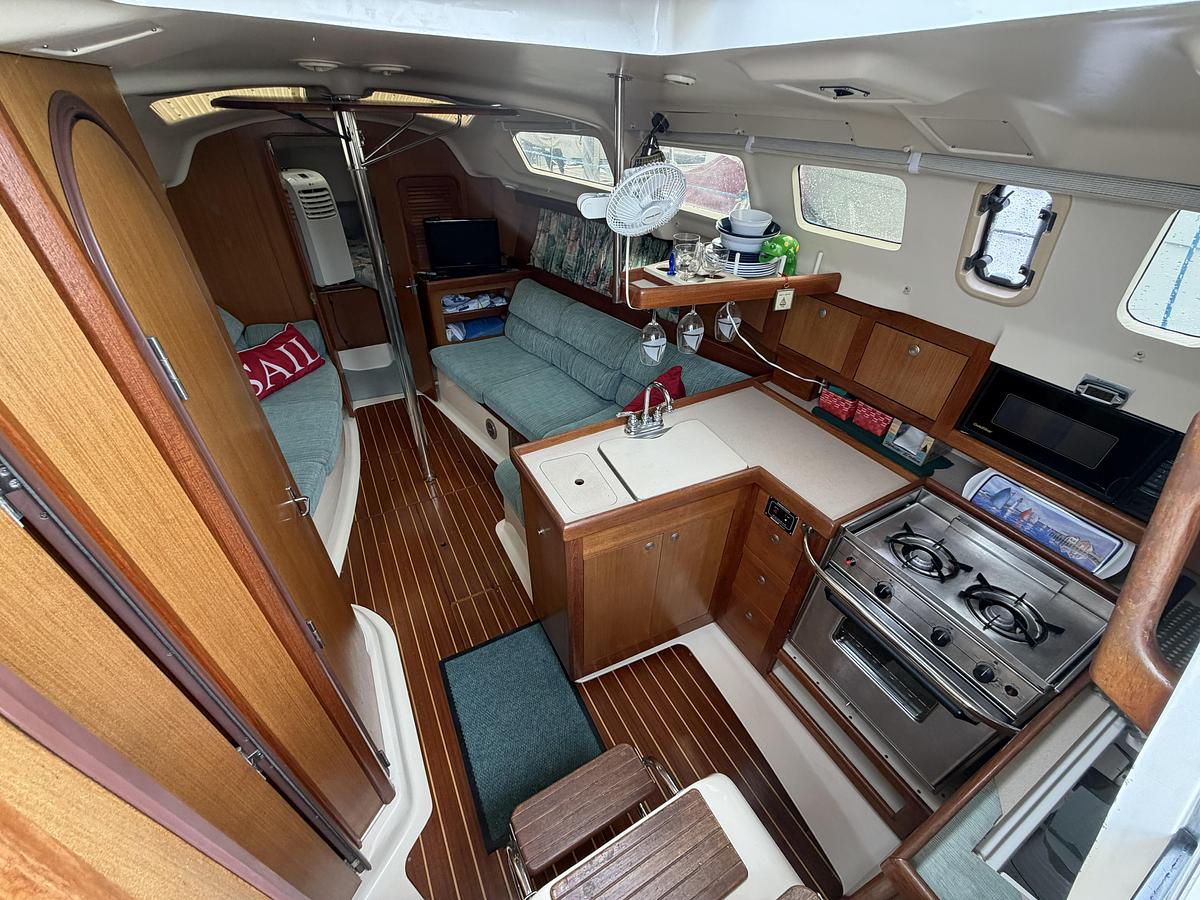 Used 1997 Hunter 310