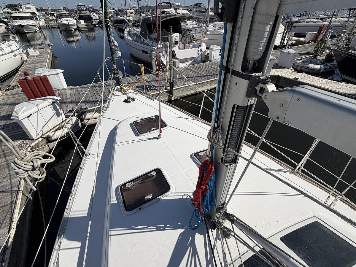 Used 2005 Beneteau 373