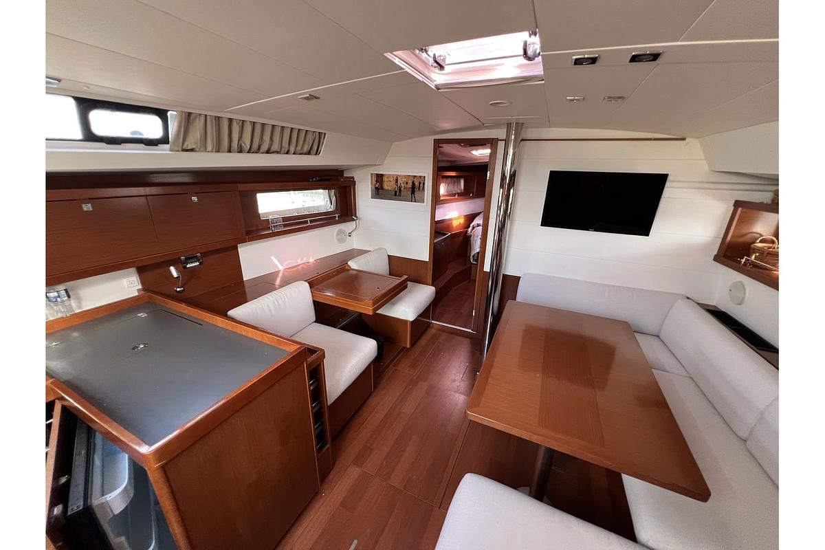 Used 2012 Beneteau Oceanis 45