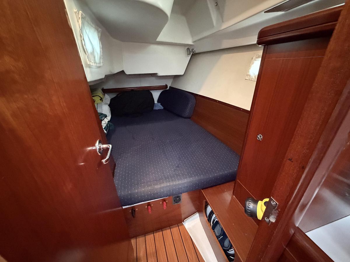 Used 2005 Beneteau 373