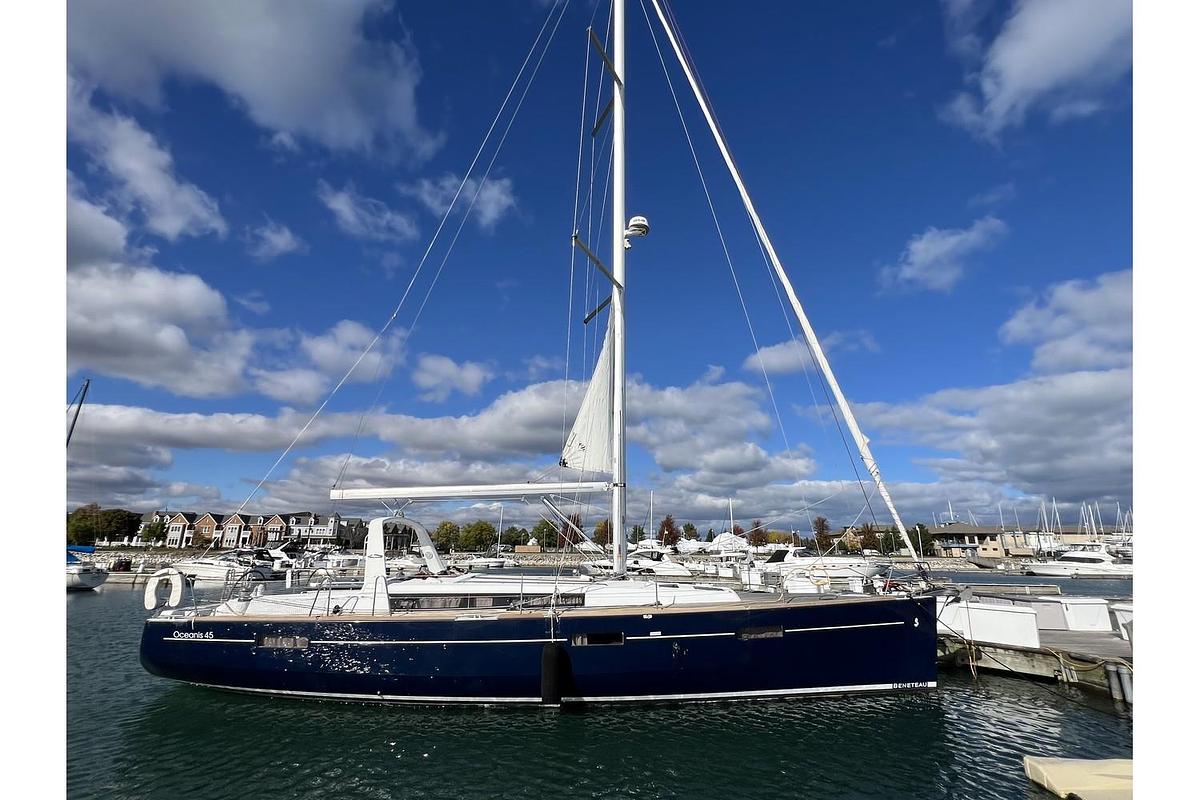 Used 2012 Beneteau Oceanis 45