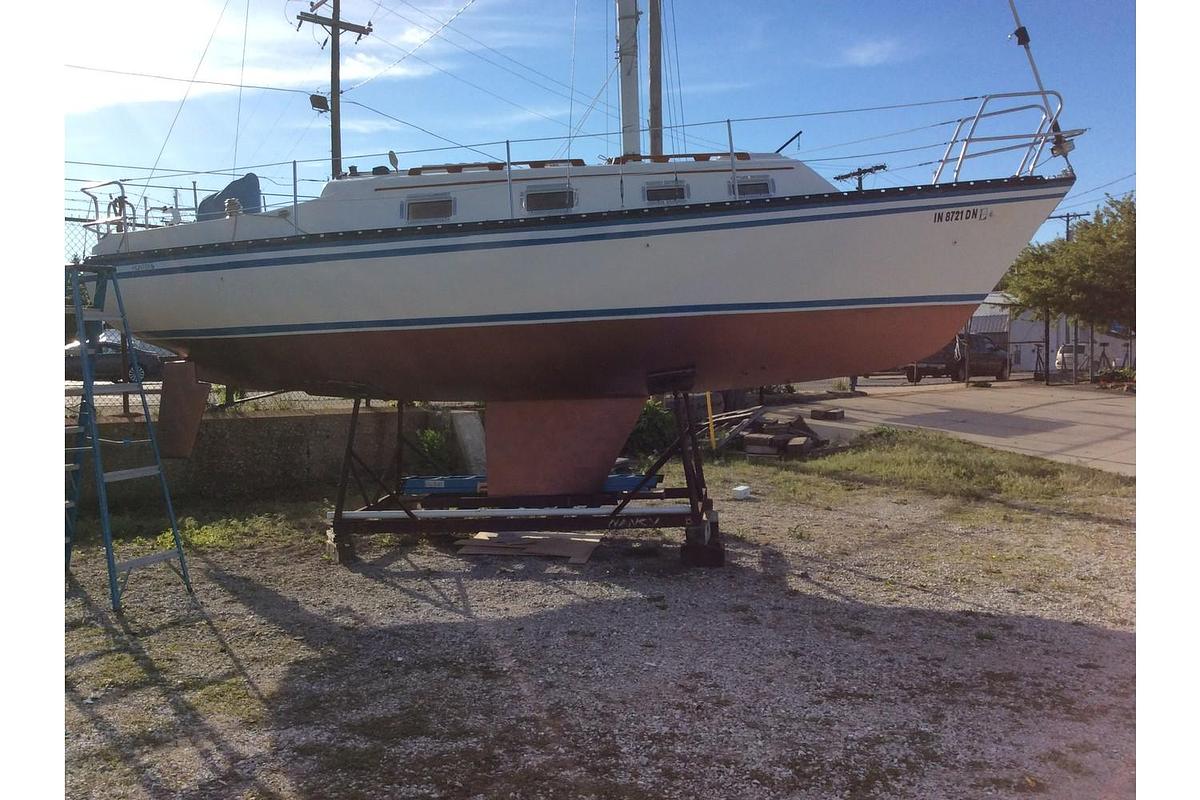 Used 1983 Marlow-Hunter 27 Cherubini