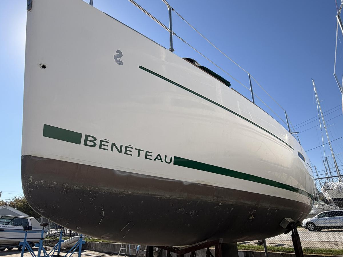 Used 2010 Beneteau Oceanis 34