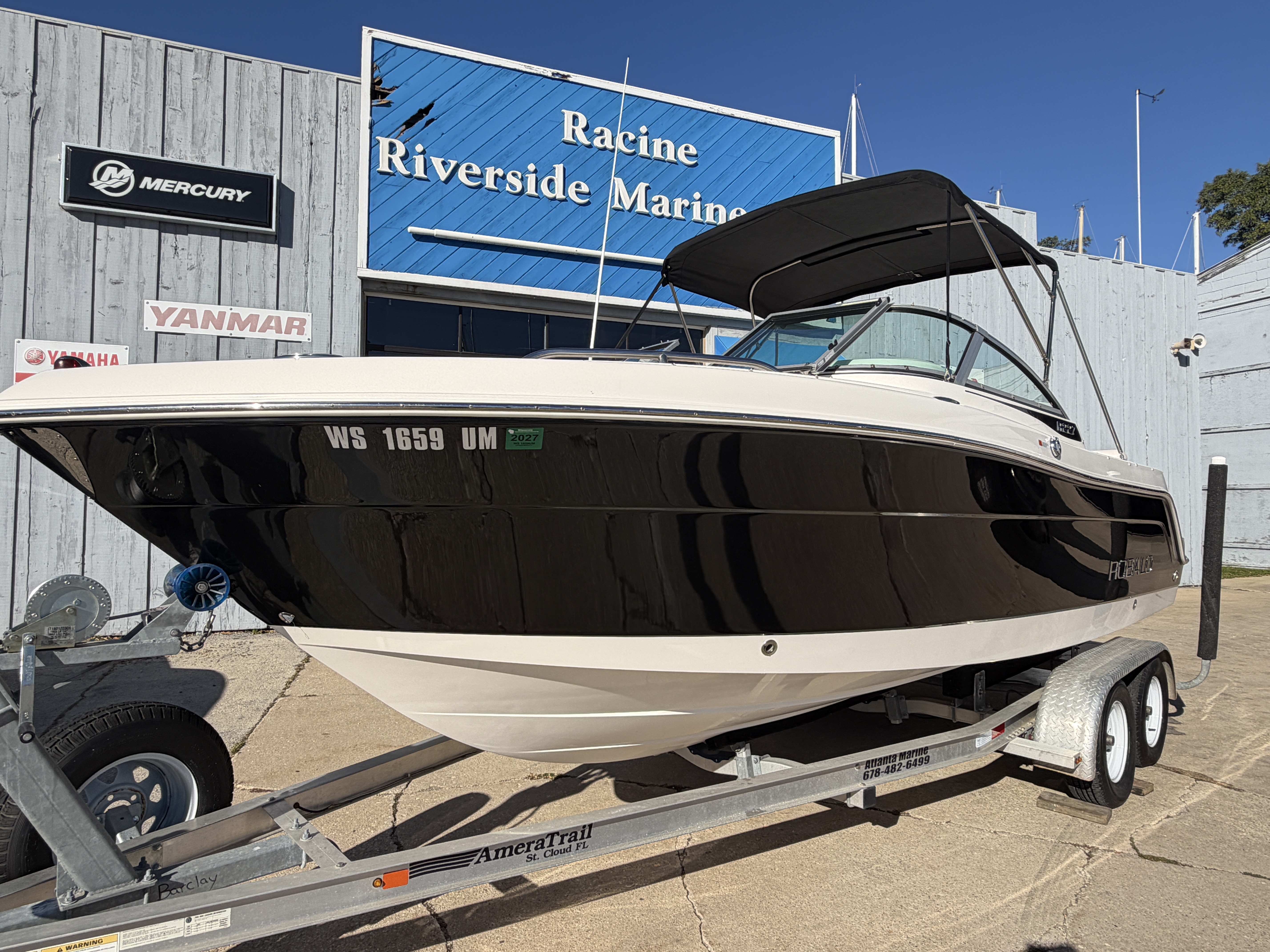 Used 2014 Robalo R227 Dual Console