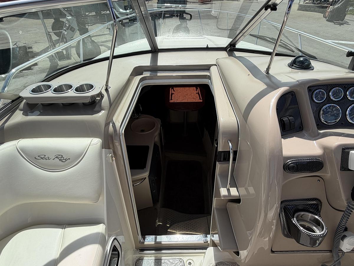 Used 2004 Sea Ray Sundancer 260