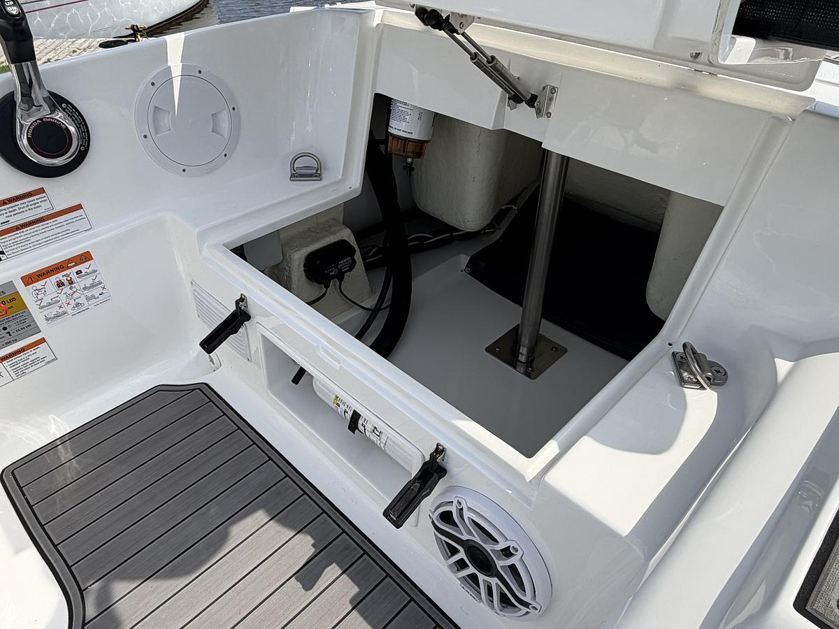 Used 2022 Walker Bay Generation 450