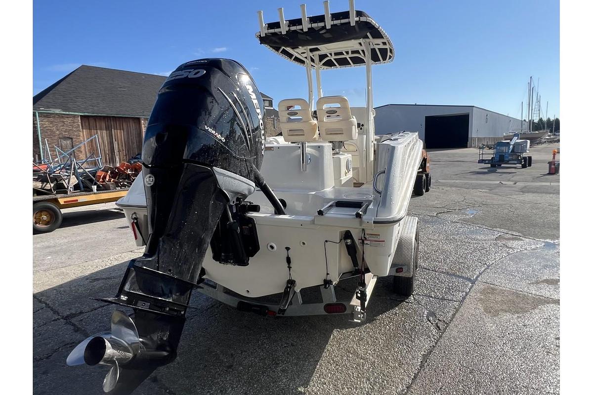 Used 2015 Boston Whaler 220 Outrage