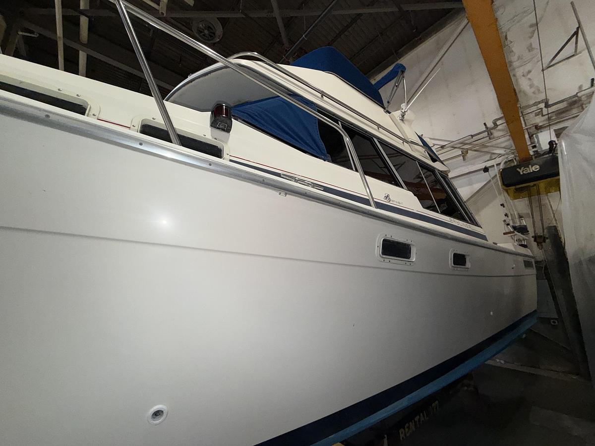 Used 1986 Bayliner 3270