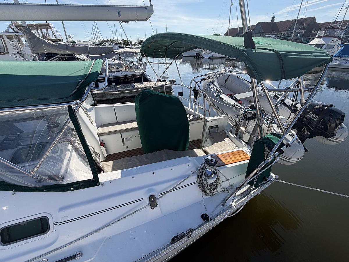 Used 2005 Beneteau 373