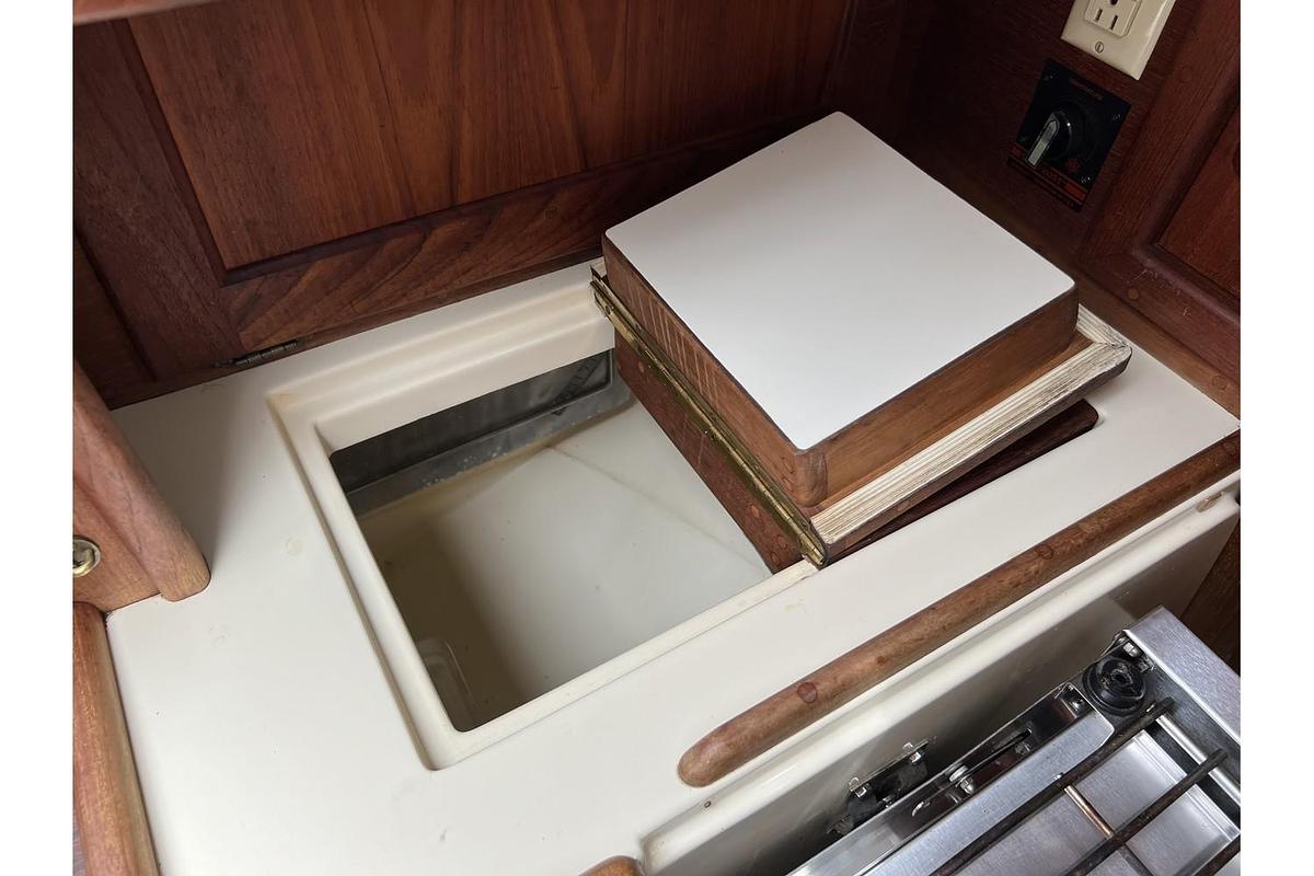 Used 1994 Pacific Seacraft 34