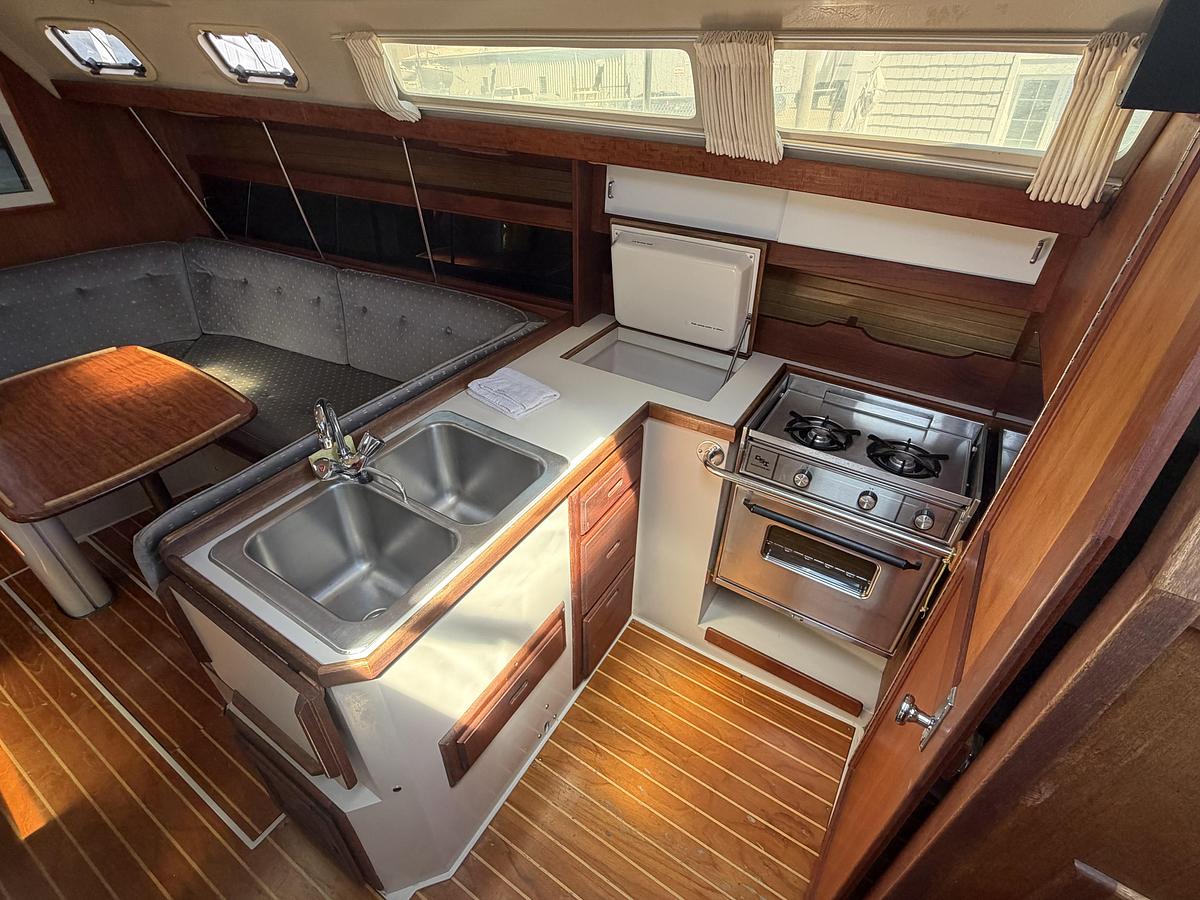 Used 1987 Catalina 34