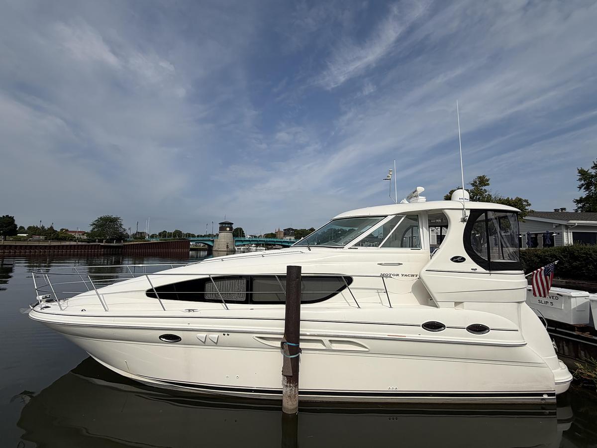 Used 2004 Sea Ray 390 Motor Yacht
