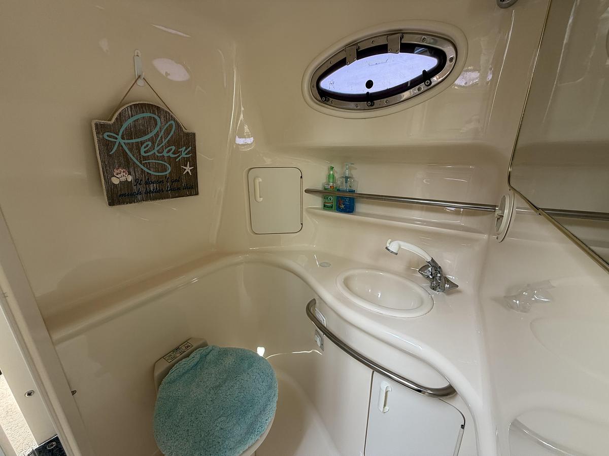 Used 1999 Sea Ray Sundancer 330
