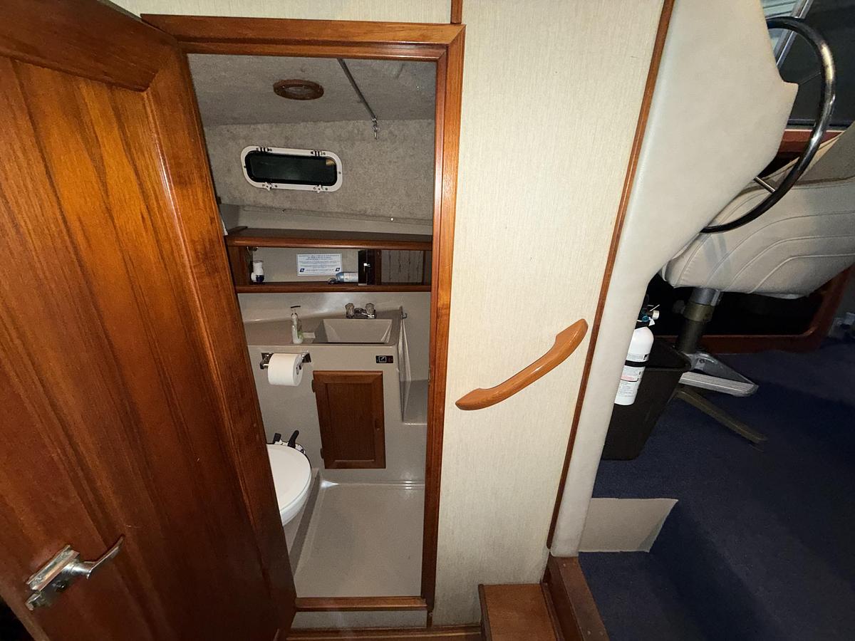 Used 1986 Bayliner 3270