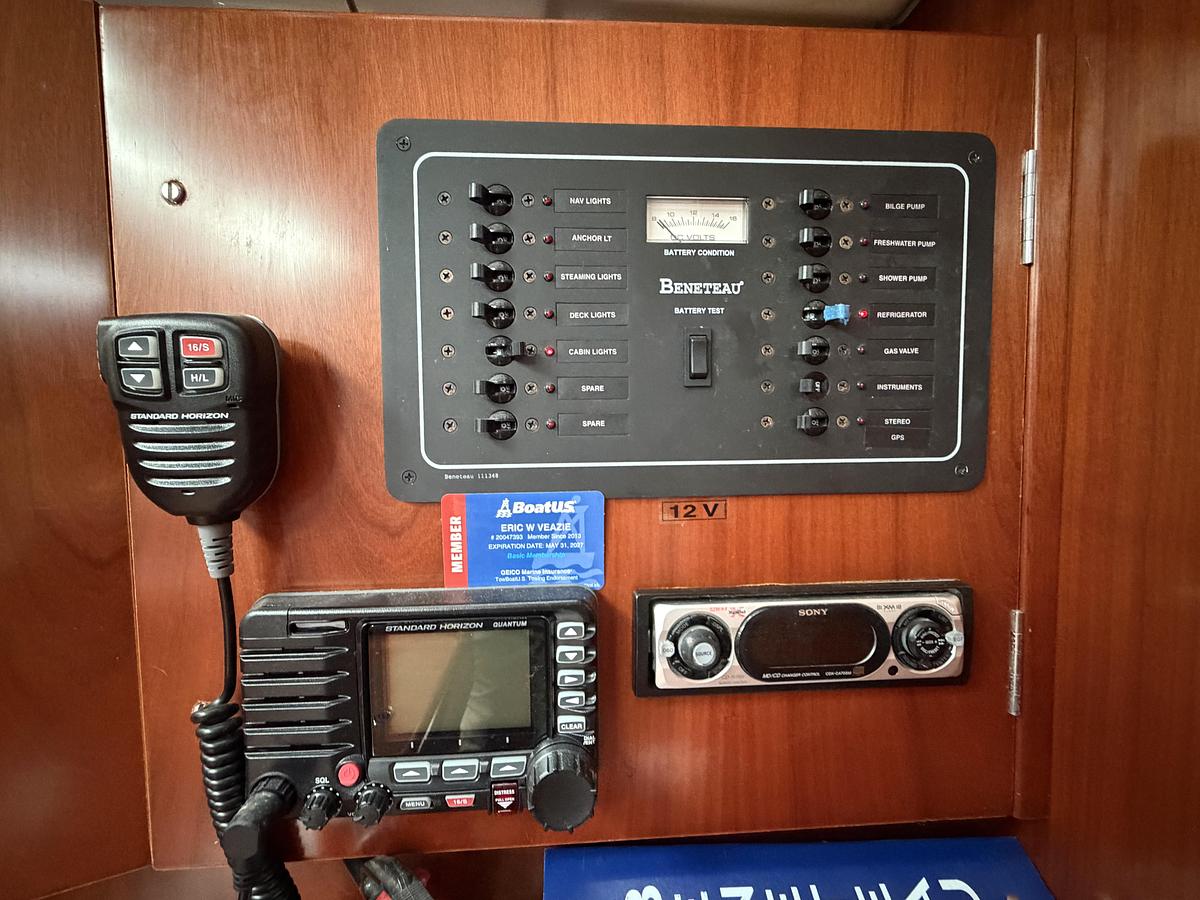 Used 2005 Beneteau 373