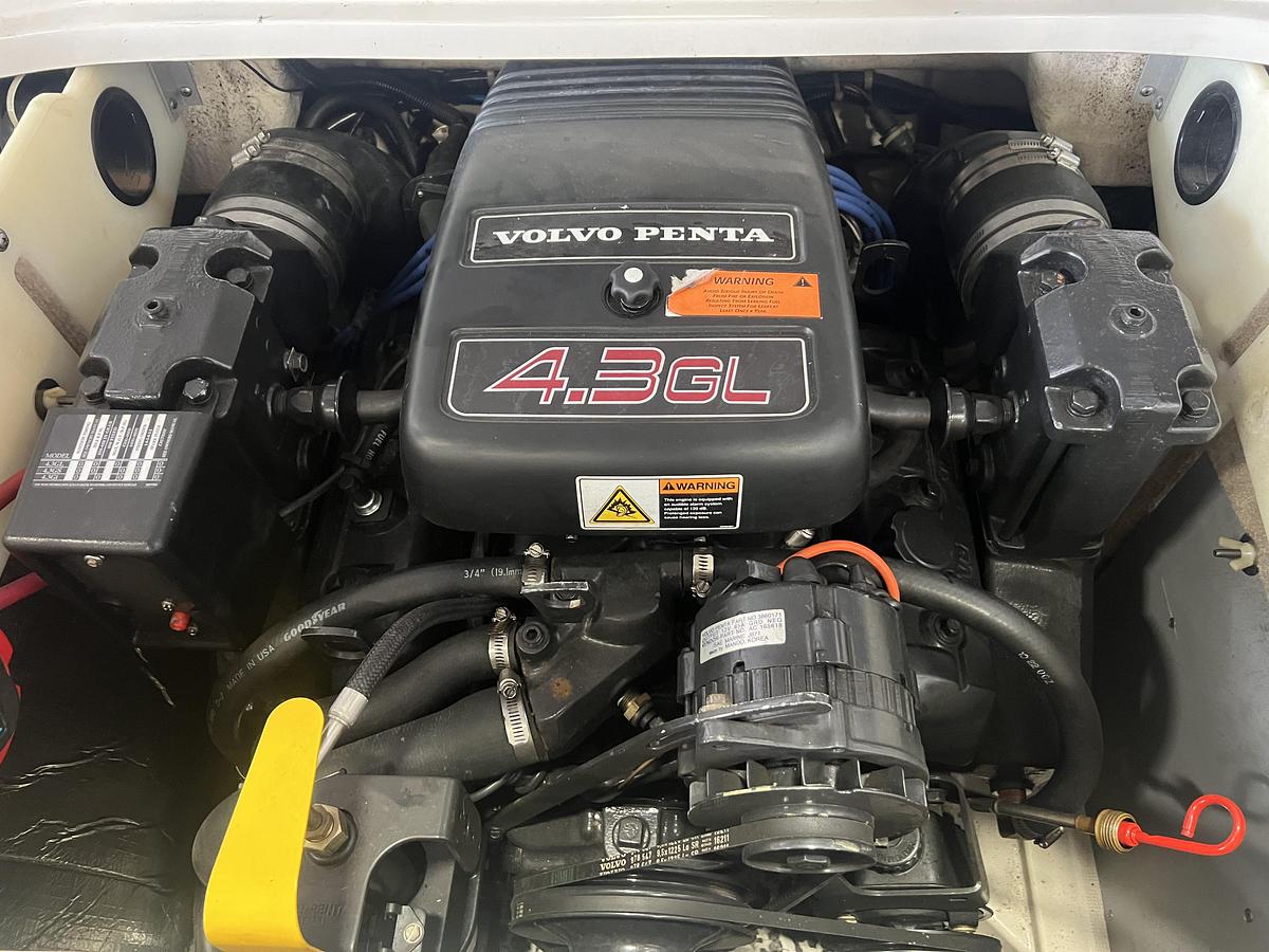 Used 2001 Regal 1900 LSR