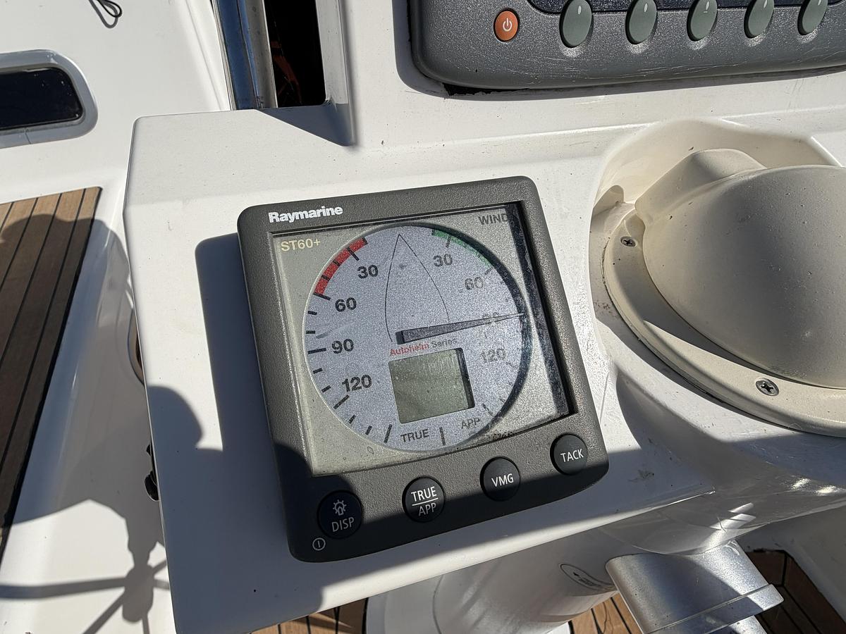 Used 2010 Beneteau Oceanis 34
