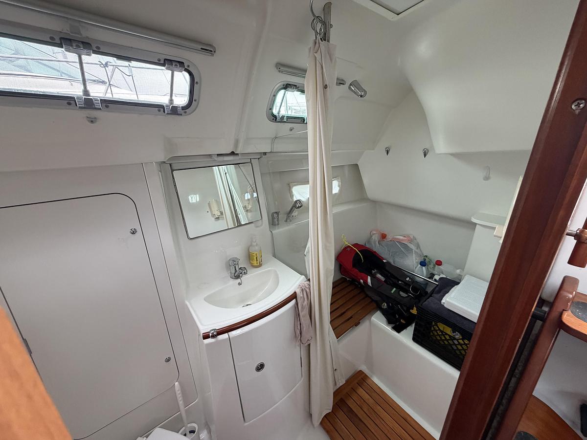 Used 2005 Beneteau 373