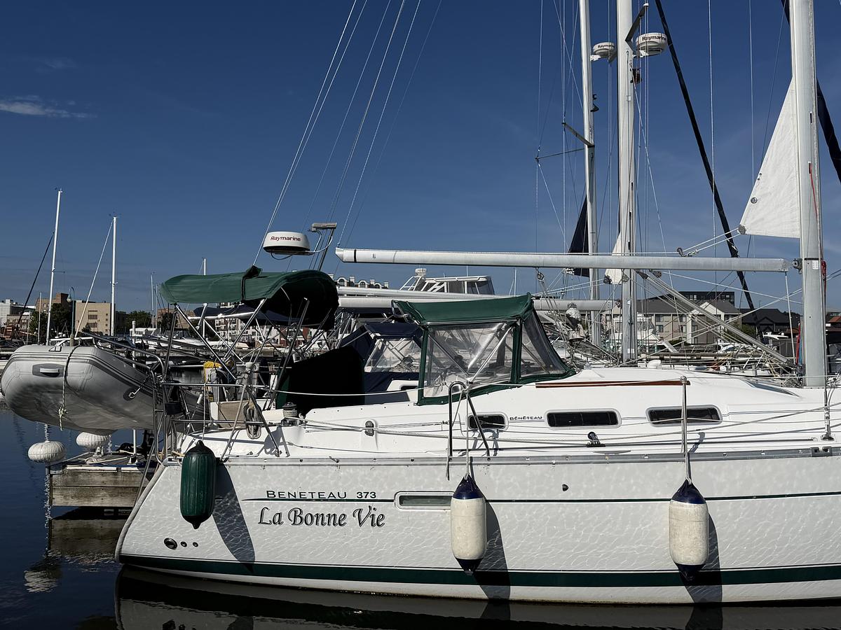 Used 2005 Beneteau 373