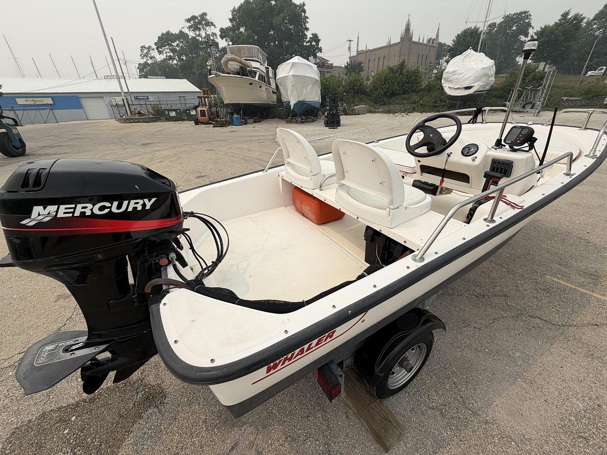 Used 2002 Boston Whaler 130 Sport
