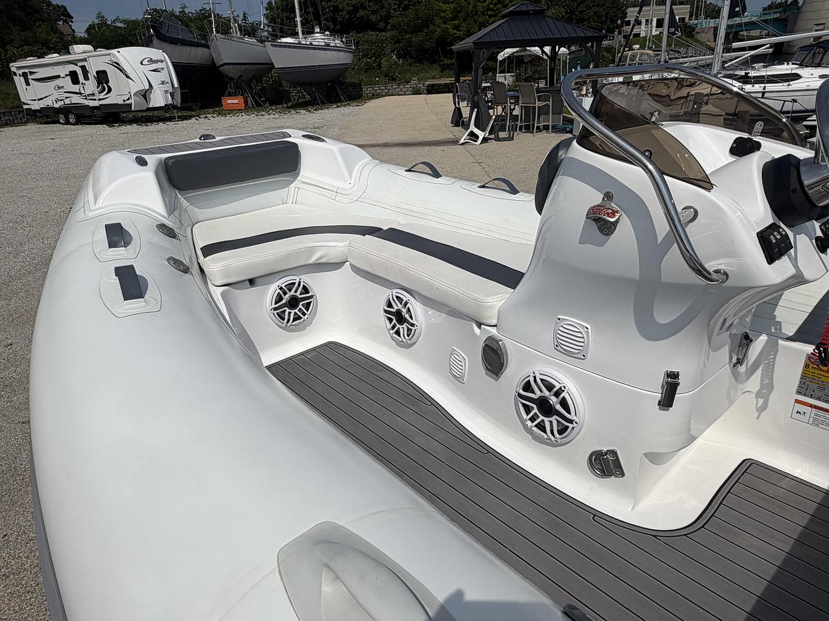 Used 2022 Walker Bay Generation 450