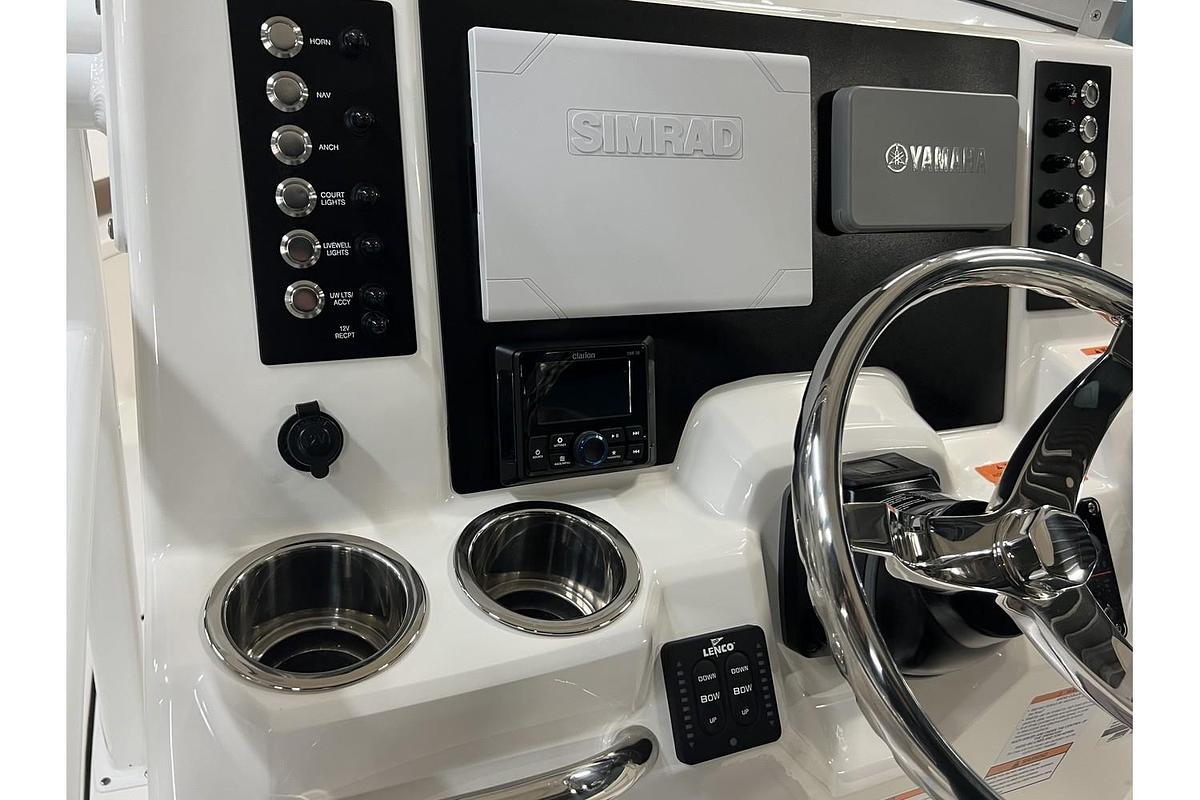 2023 Robalo R-222 White