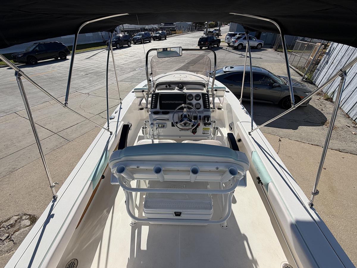 Used 2020 Robalo 226 Cayman