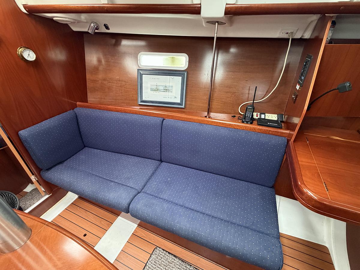 Used 2005 Beneteau 373