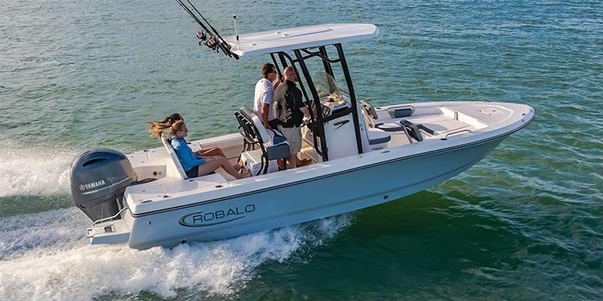 2026 Robalo Cayman 226