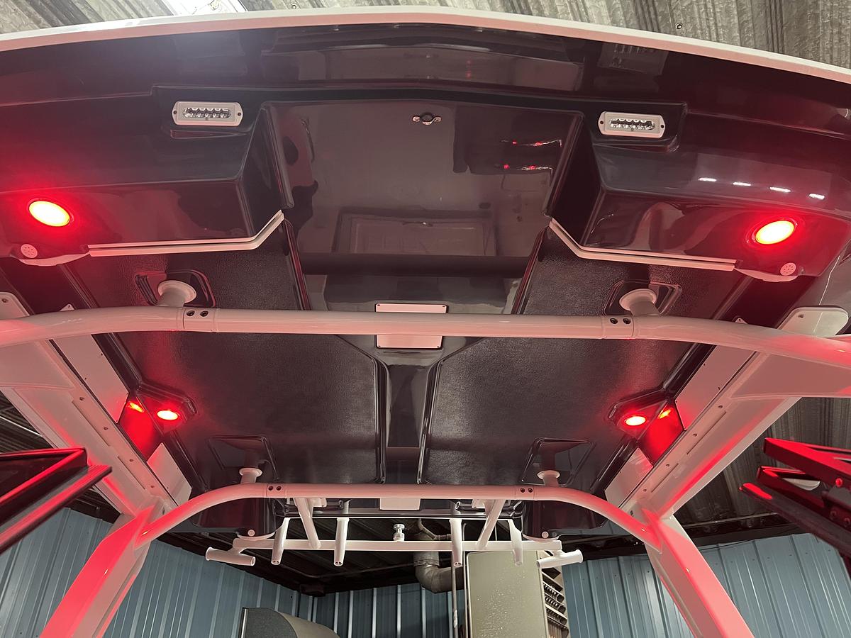 2026 Robalo R257 Dual Console