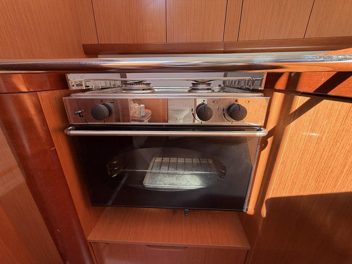Used 2010 Beneteau Oceanis 34