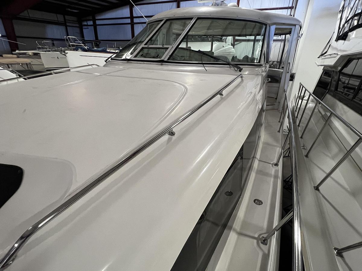 Used 2004 Sea Ray 390 Motor Yacht