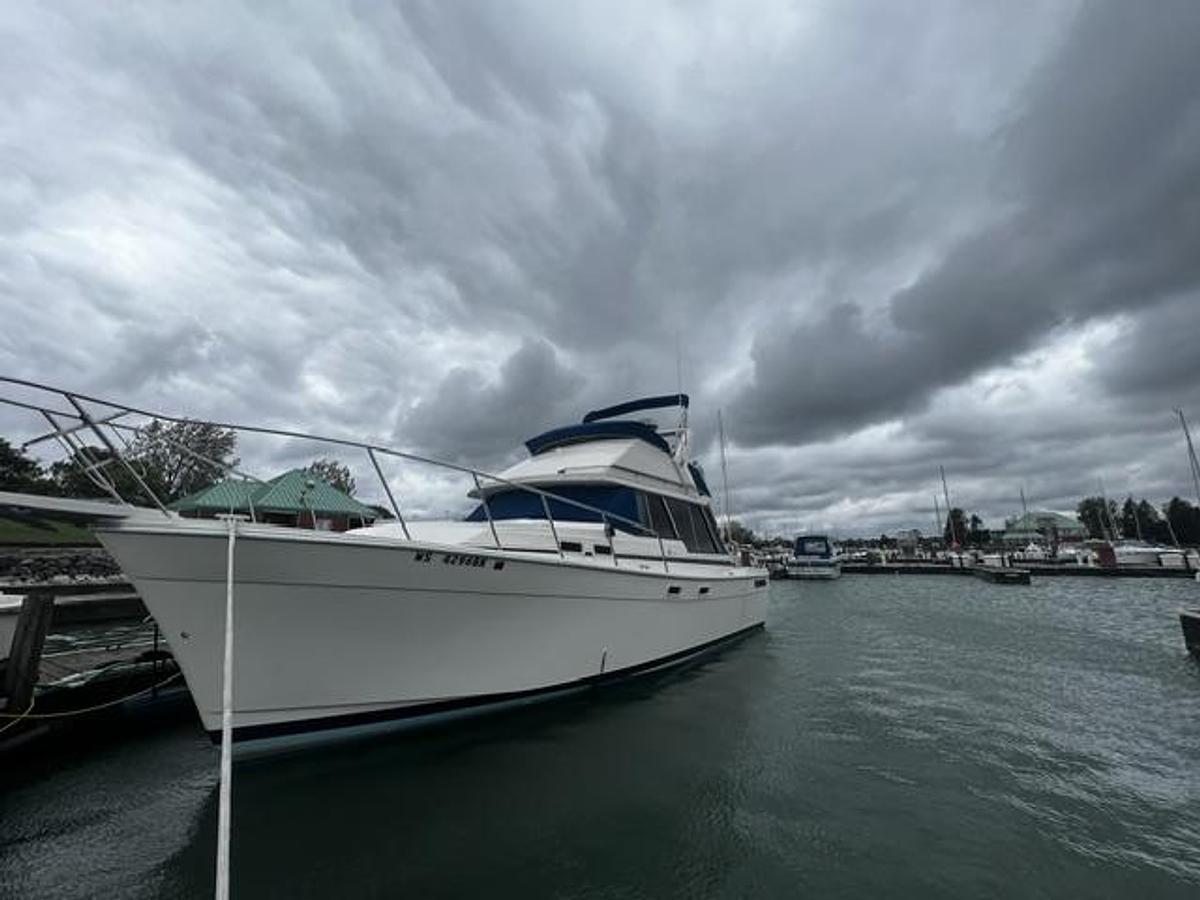 Used 1986 Bayliner 3270