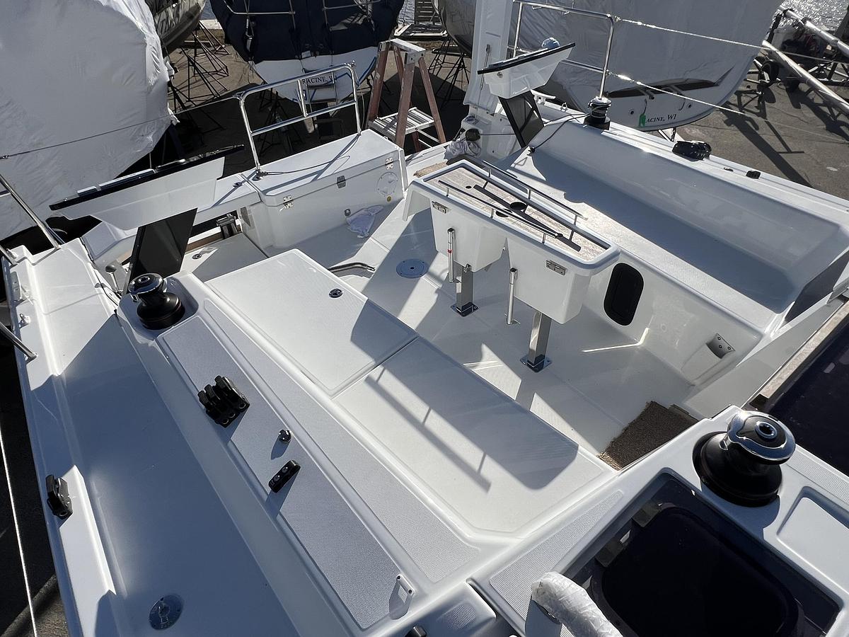 2026 Dufour Yachts D37