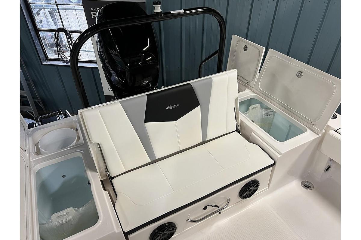 Used 2023 Robalo R-266 Deepwater Black Wide Band