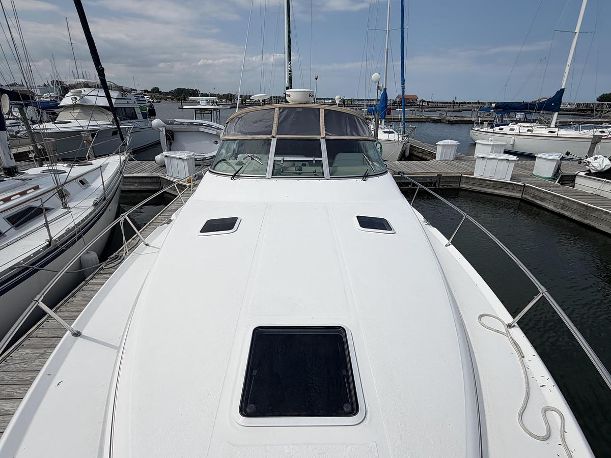 Used 1999 Sea Ray Sundancer 330