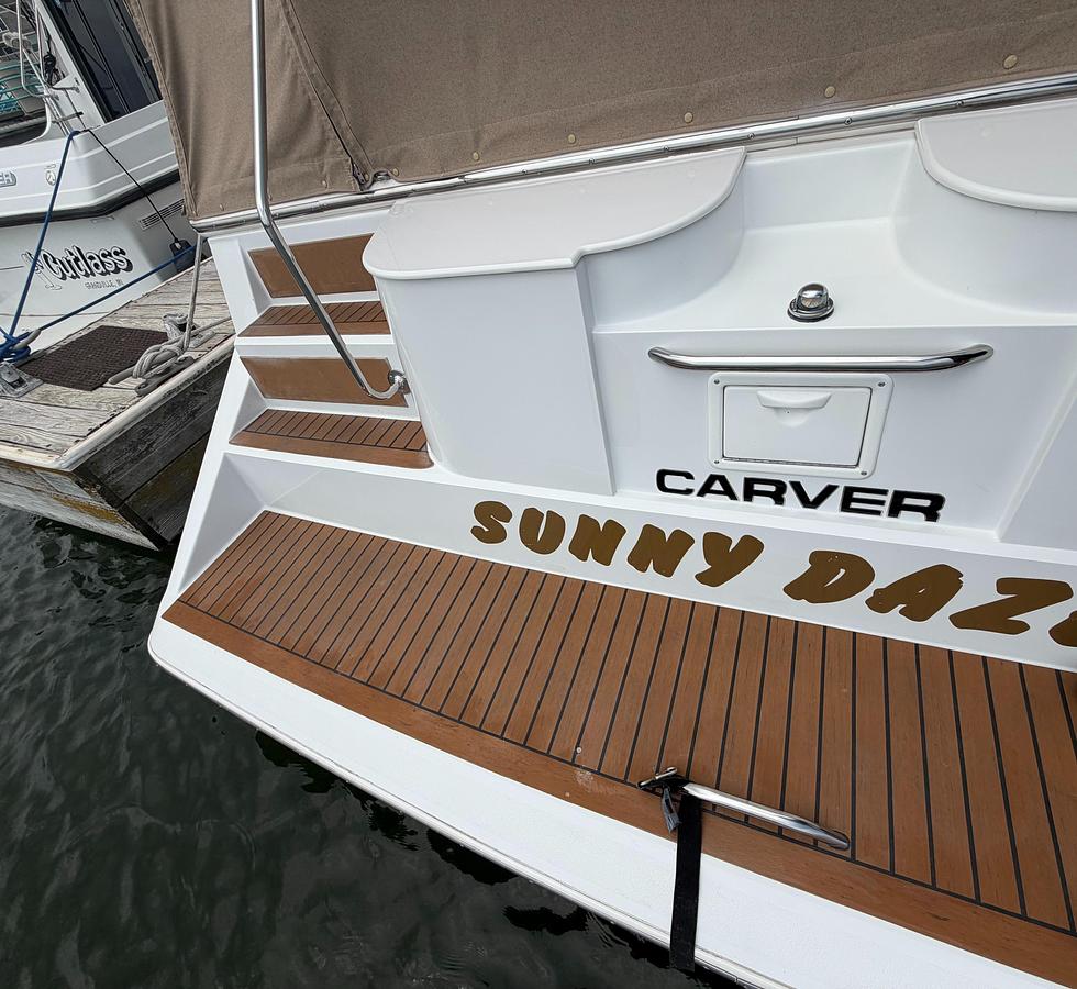Used 1999 Carver 380 Santego
