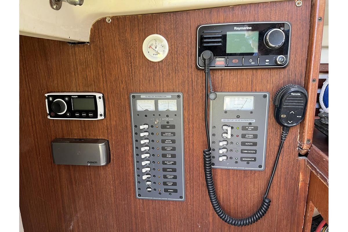 Used 1983 Marlow-Hunter 27 Cherubini