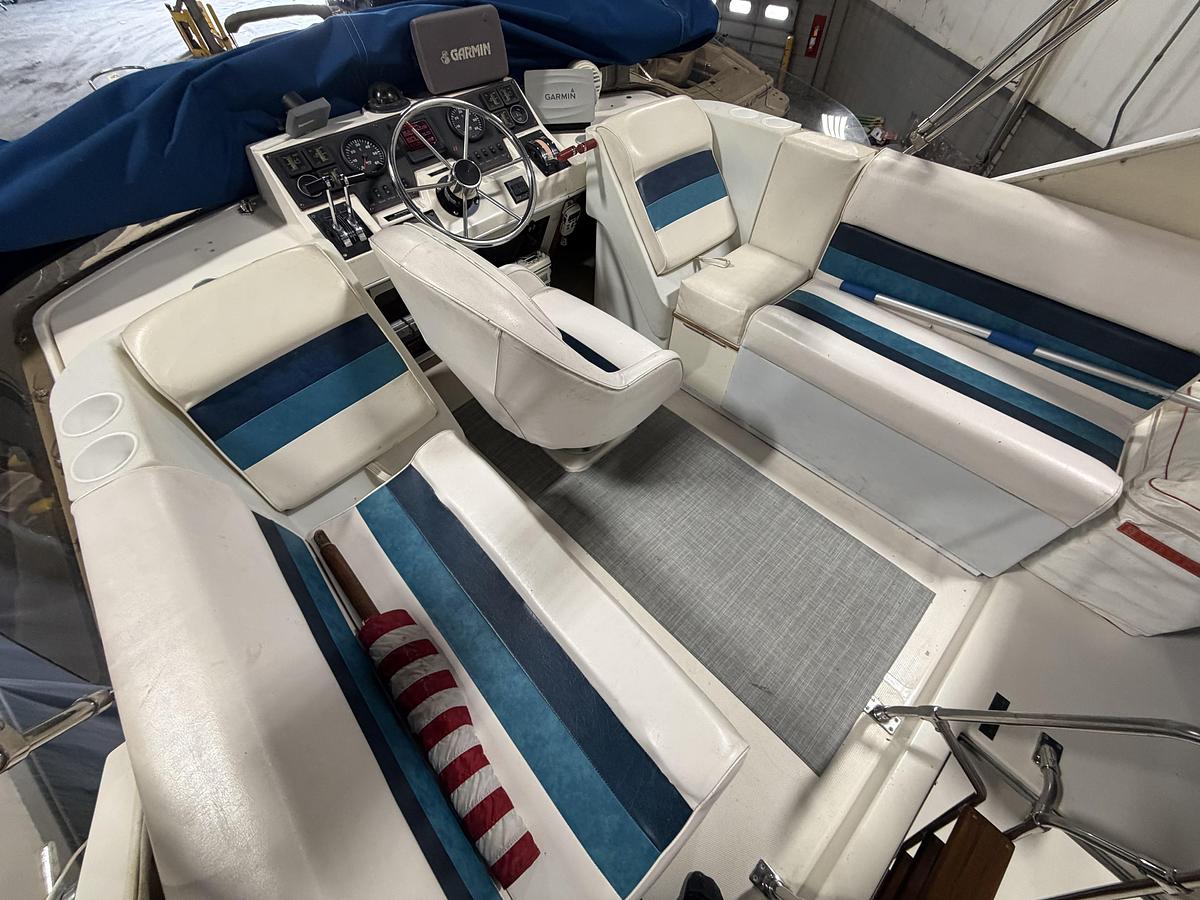 Used 1986 Bayliner 3270