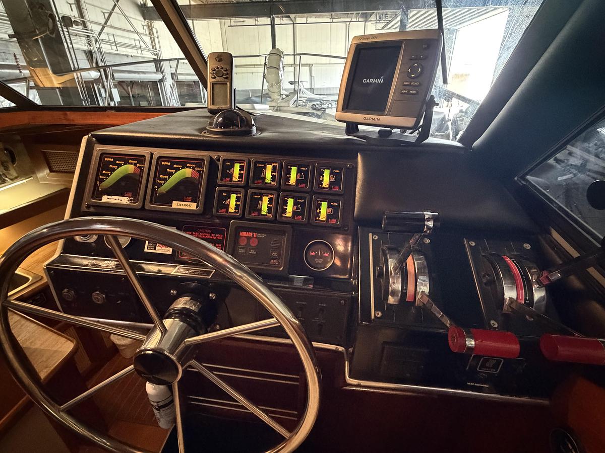 Used 1986 Bayliner 3270