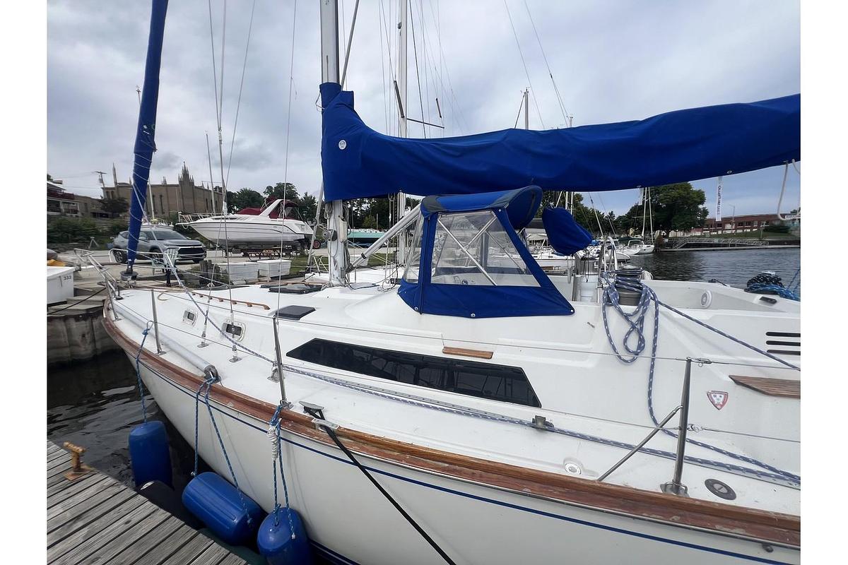 Used 1985 C&C Landfall 39