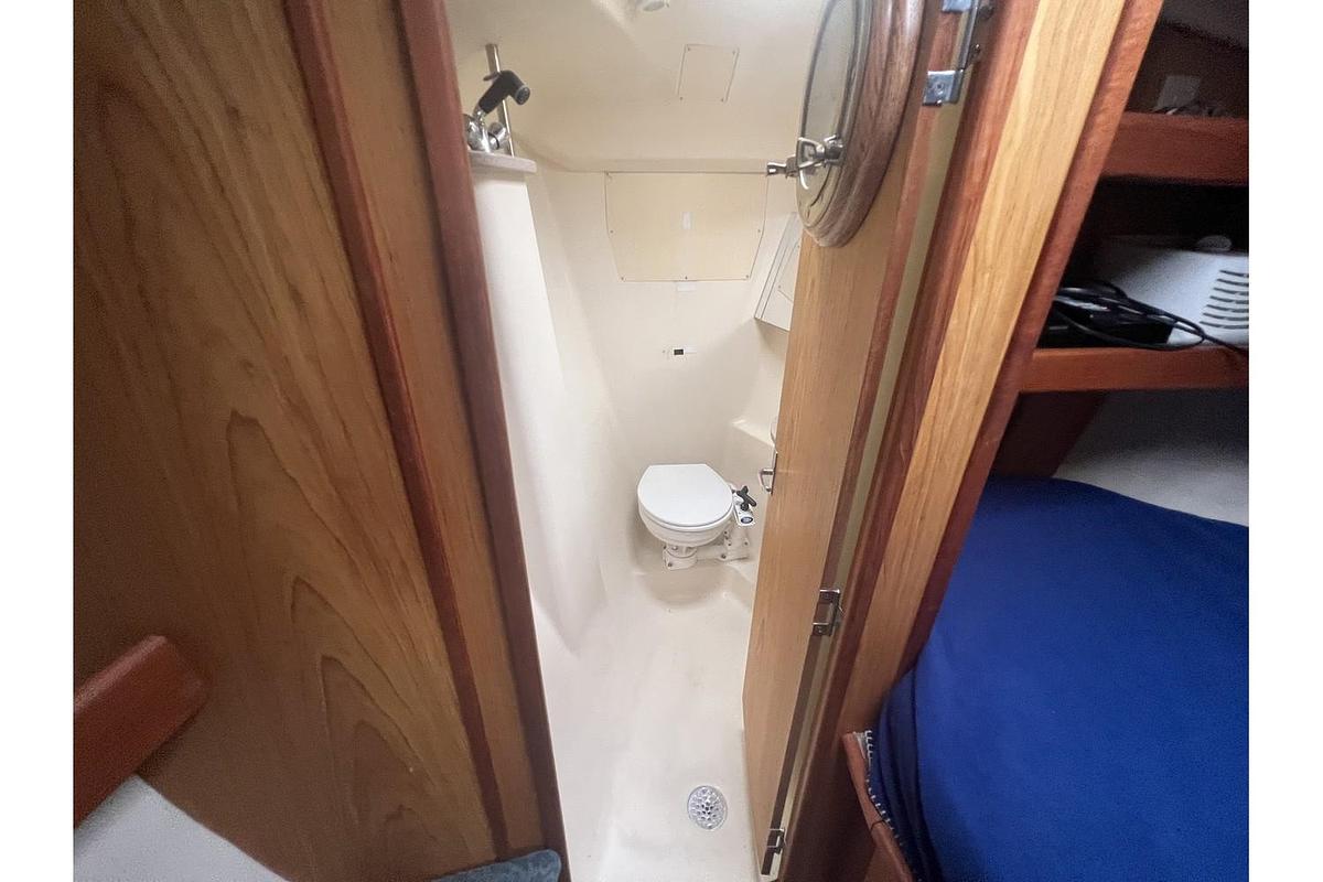 Used 2000 Hunter 410