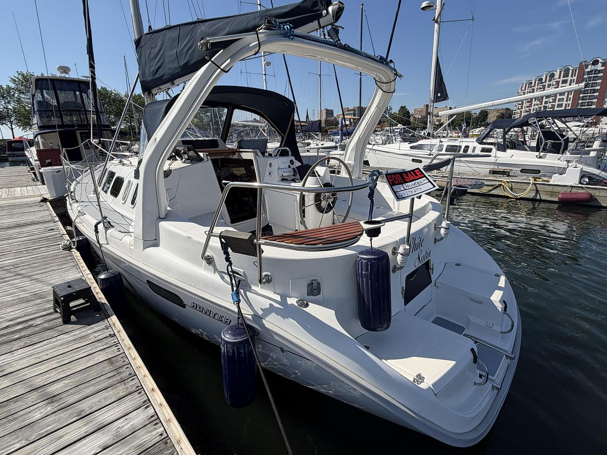 Used 1997 Hunter 310