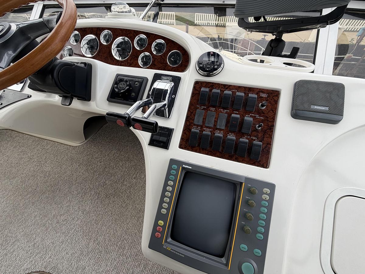 Used 2000 Sea Ray 400 Sedan Bridge