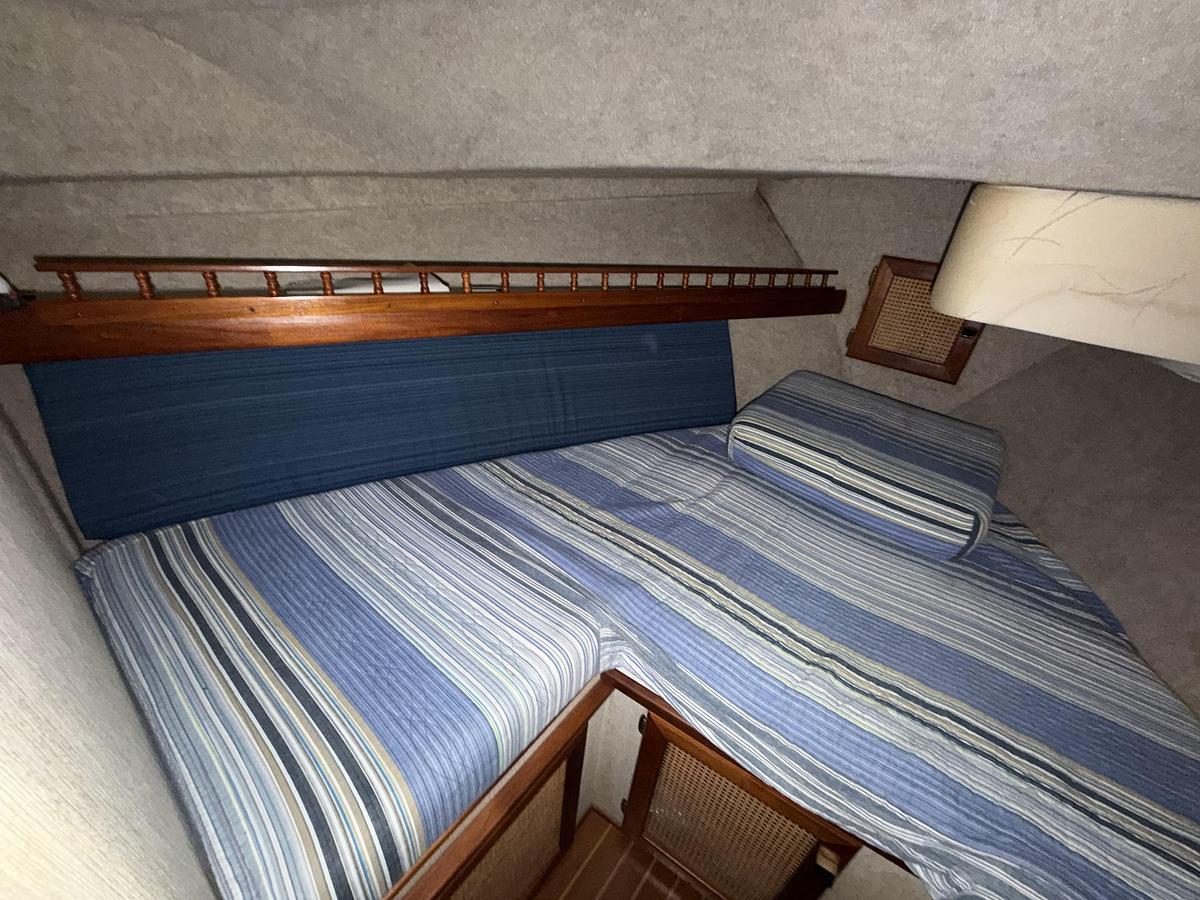 Used 1986 Bayliner 3270