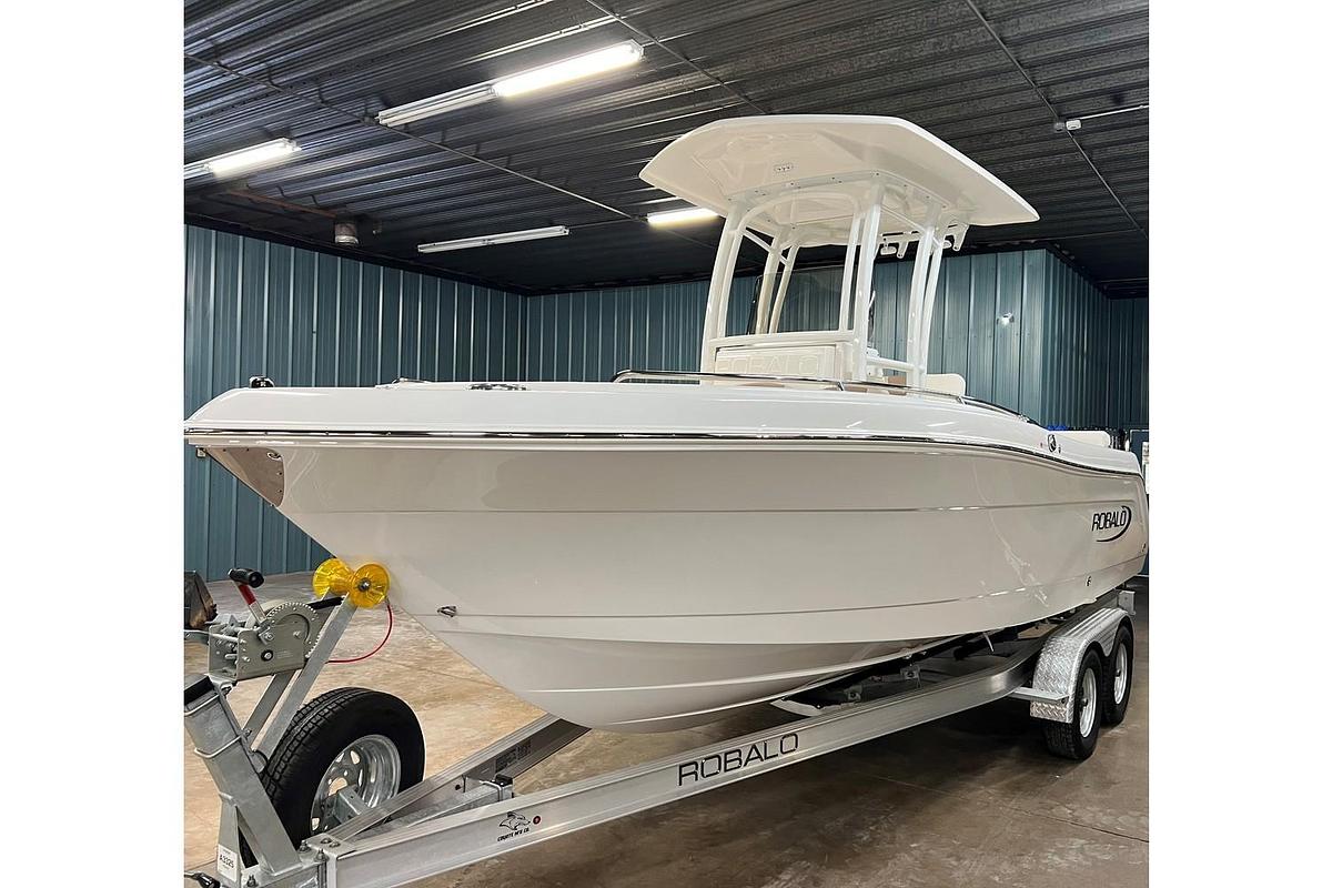 2023 Robalo R-222 White