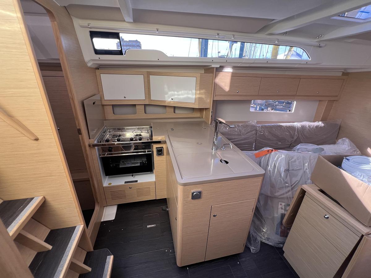 2026 Dufour Yachts D37