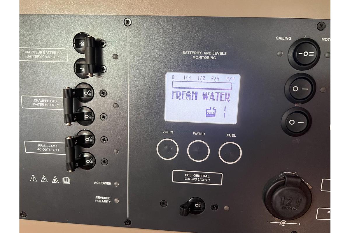 Used 2019 Beneteau Oceanis 35.1