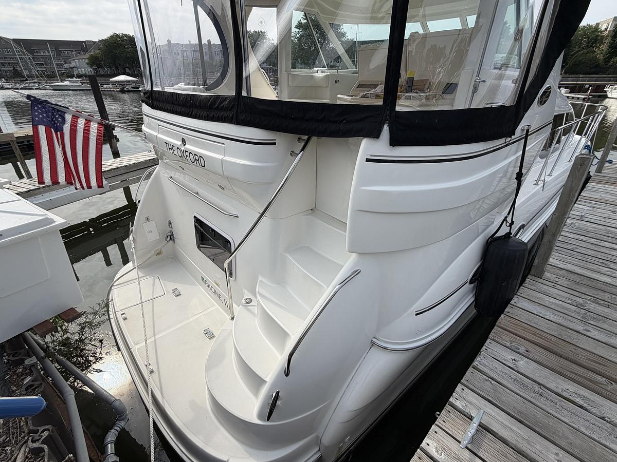 Used 2004 Sea Ray 390 Motor Yacht